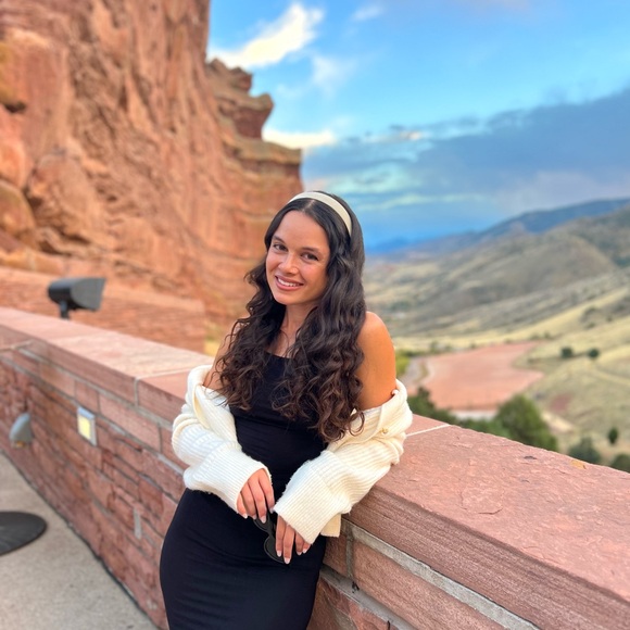 Meet your Posher, Megan - Picture 1 of 1